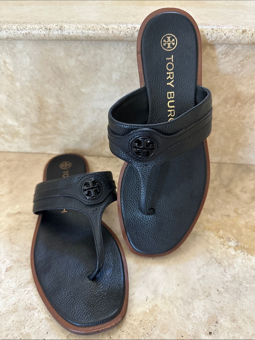 Tory Burch Black Leather CARSON Thong Welt Sandals - Size 7.5